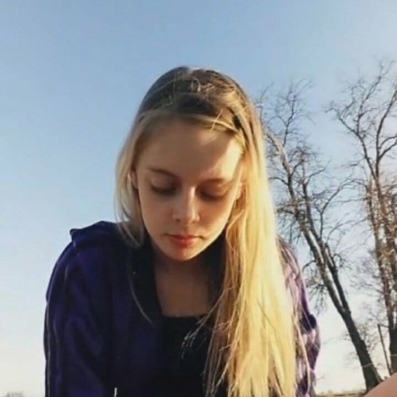 Meet your Posher, Taylor - Picture 1 of 1